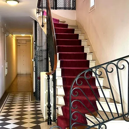 Bright & Cozy With Balcony *